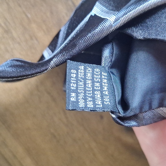 Stafford Essentials Geometric Black and Gray Men's Neck Tie 100% Silk - Picture 5 of 6